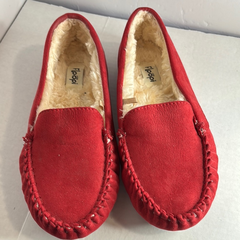 Floopi Red Moccasin Slippers with Plush Lining Sz 9 Excellent Condition